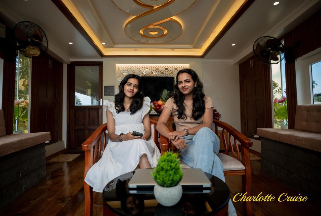 Charlotte Cruise House Boat Ξενοδοχείο Alappuzha Εξωτερικό φωτογραφία