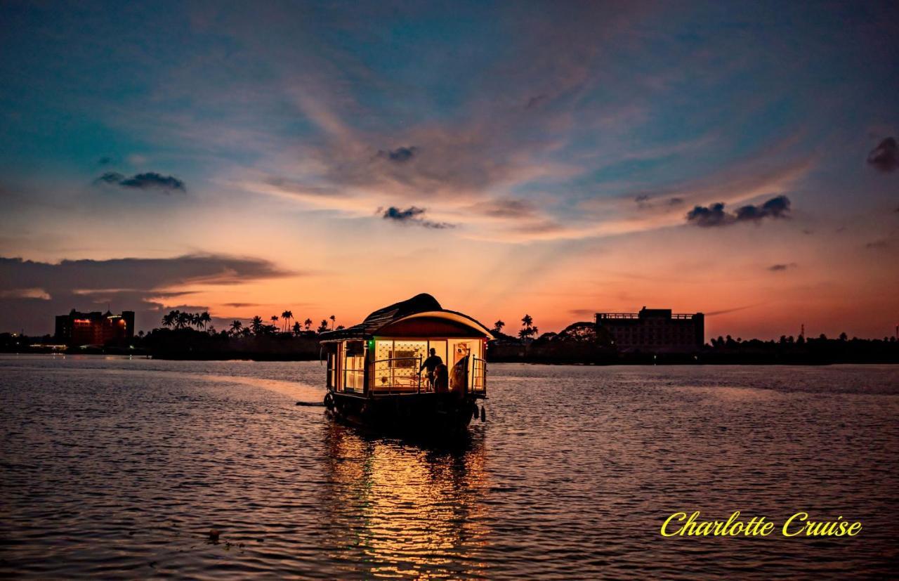 Charlotte Cruise House Boat Ξενοδοχείο Alappuzha Εξωτερικό φωτογραφία