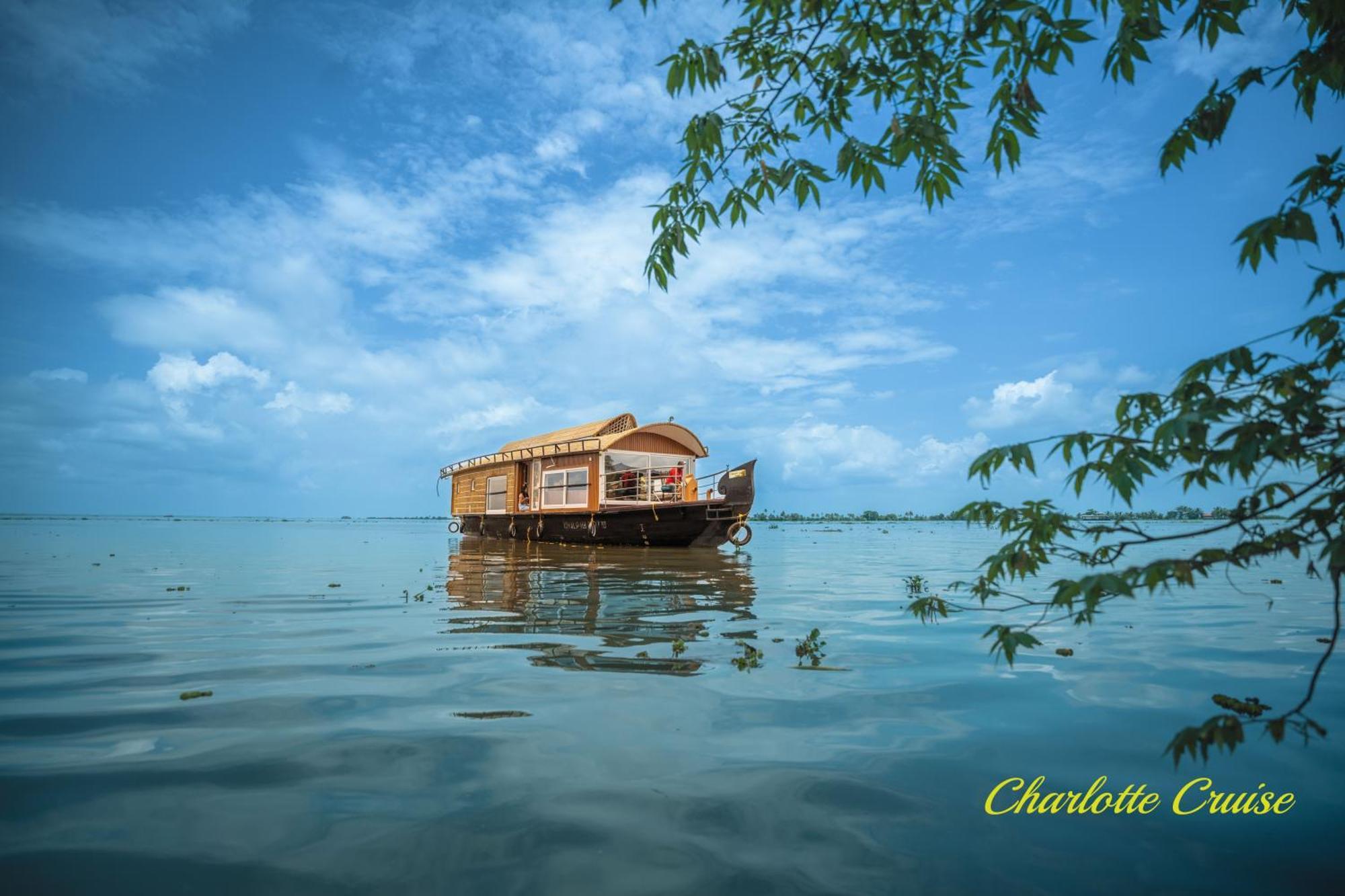 Charlotte Cruise House Boat Ξενοδοχείο Alappuzha Εξωτερικό φωτογραφία