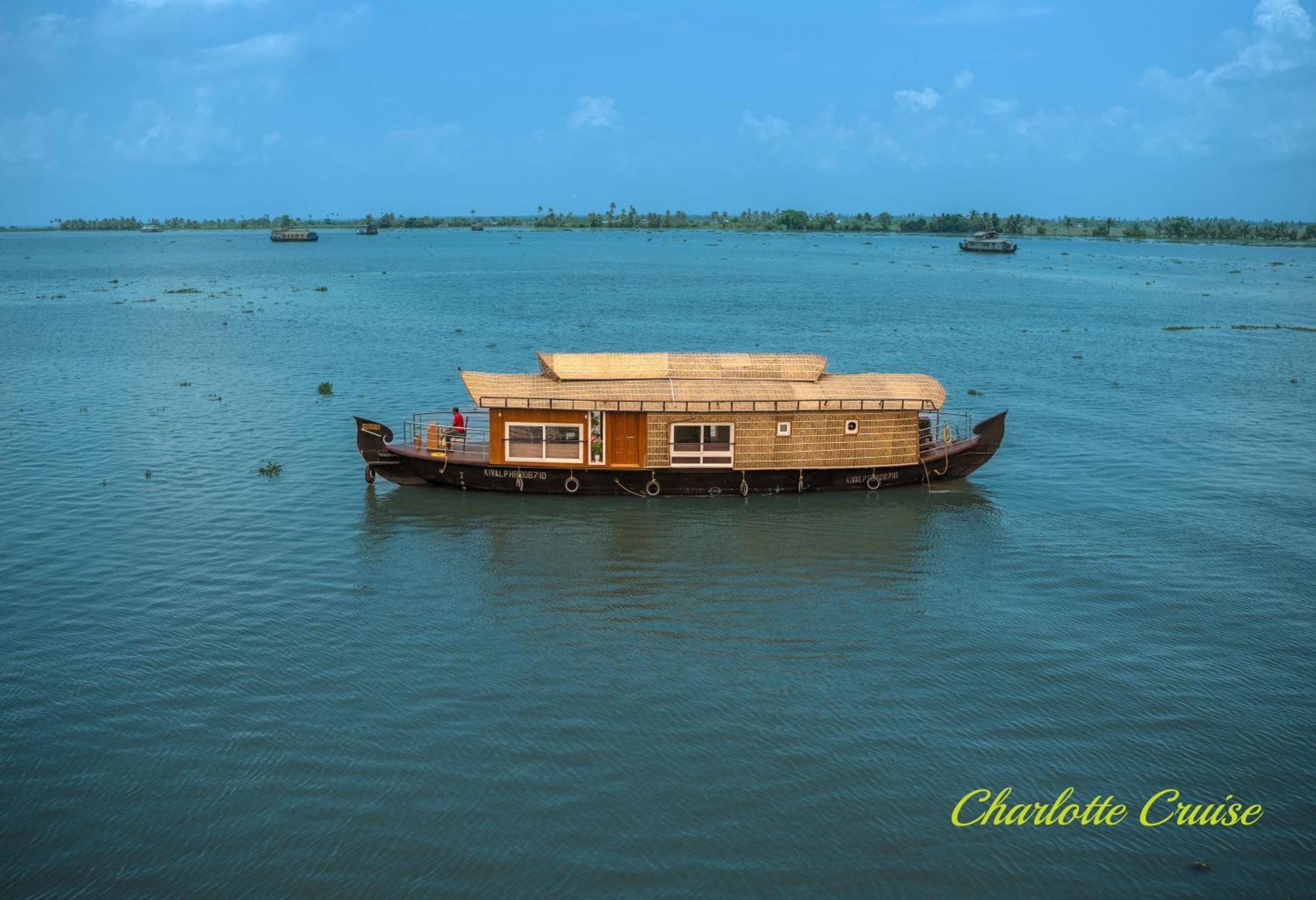 Charlotte Cruise House Boat Ξενοδοχείο Alappuzha Εξωτερικό φωτογραφία