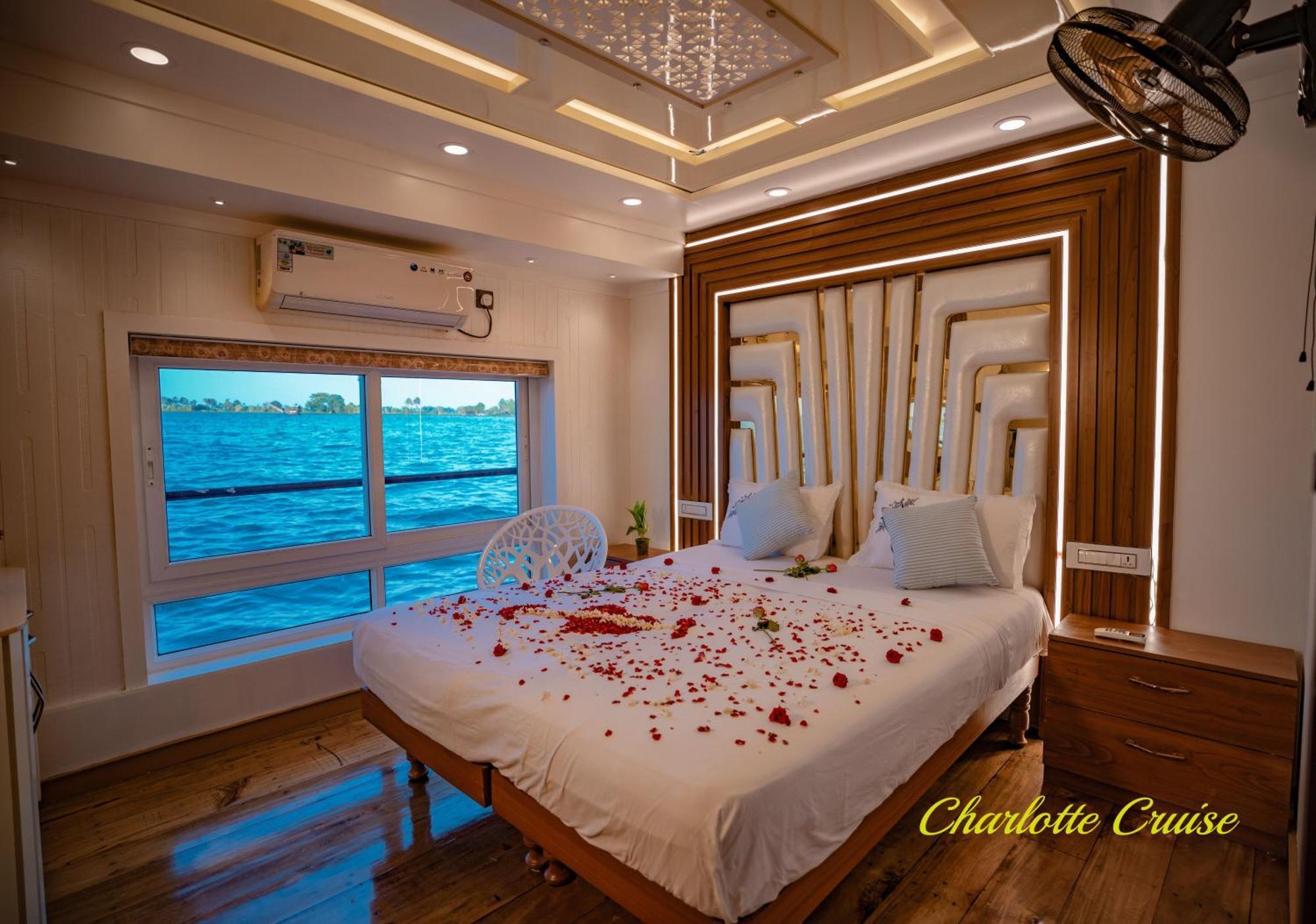 Charlotte Cruise House Boat Ξενοδοχείο Alappuzha Εξωτερικό φωτογραφία