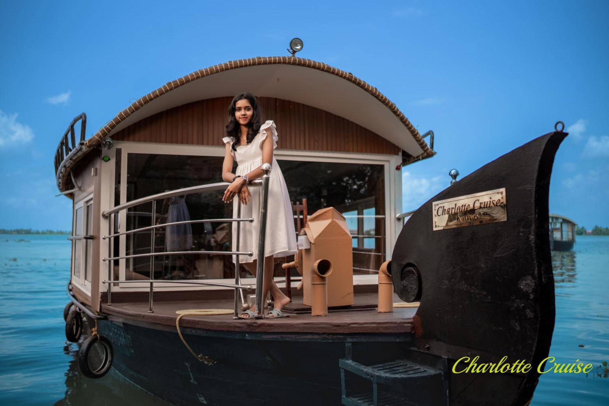Charlotte Cruise House Boat Ξενοδοχείο Alappuzha Εξωτερικό φωτογραφία